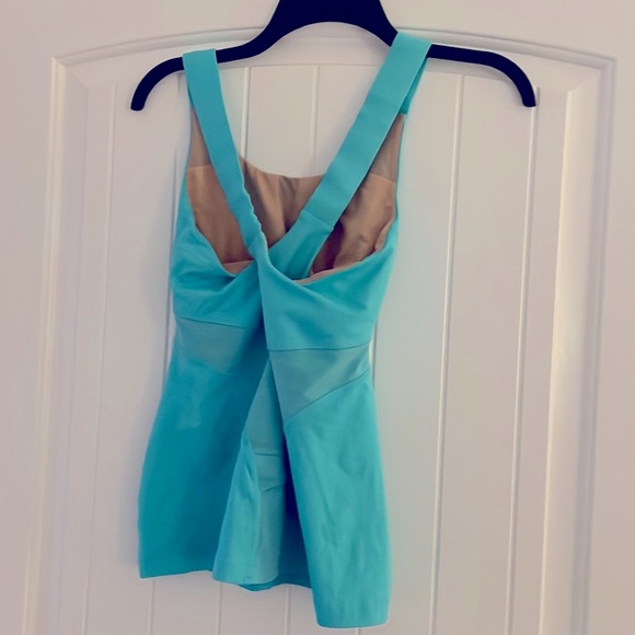 Lululemon Athletica Tank Top — size 6 - Picture 2 of 5